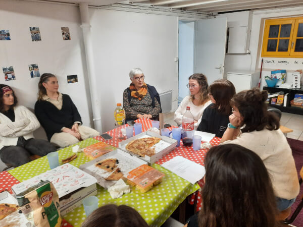 Retour de Lourdes des jeunes à l'aumônerie 1